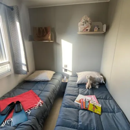 Mobil-home Confortable Avec Terrasse Pour 4 Personnes - Api-1-52-1543